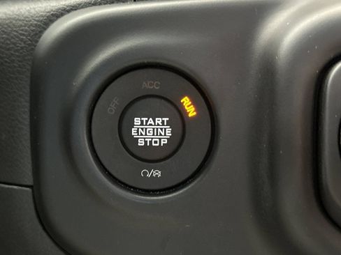 Used 2023 Jeep Wrangler Unlimited AWD/4WD image 22