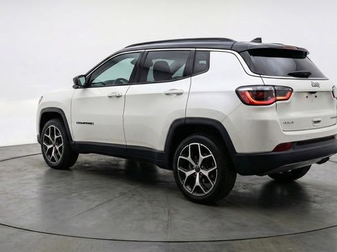 Used 2025 Jeep Compass Limited image 6