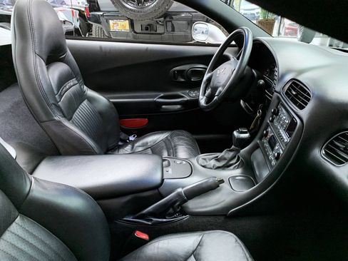 Used 2002 Chevrolet Corvette Convertible w/ Preferred Equipment Group2 image 10