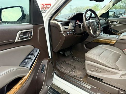 Used 2016 GMC Yukon XL Denali w/ Open Road Package AWD/4WD image 32