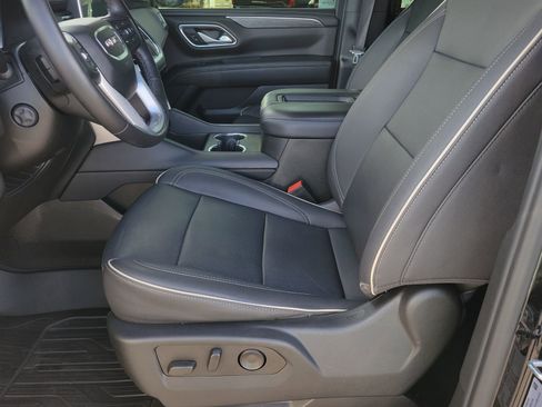 Used 2022 GMC Yukon SLT w/ SLT Premium Package image 6