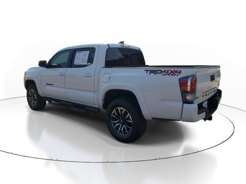Used 2022 Toyota Tacoma TRD Sport image 4