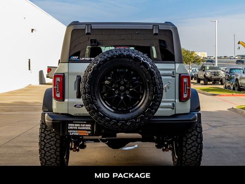 Used 2024 Ford Bronco Badlands image 8