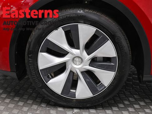 Used 2022 Tesla Model Y Long Range image 26