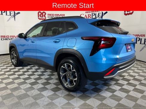 Used 2025 Chevrolet Trax LT w/ Driver Confidence Package image 7