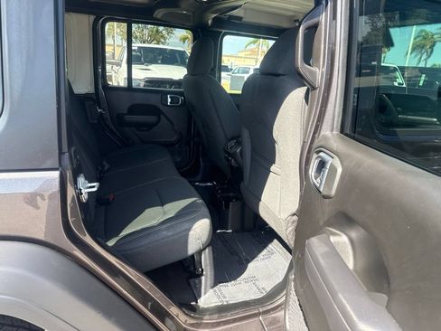Used 2025 Jeep Wrangler Unlimited Sport AWD/4WD image 23