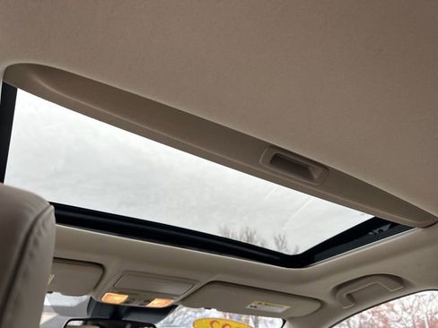 Used 2022 Honda CR-V Touring image 11