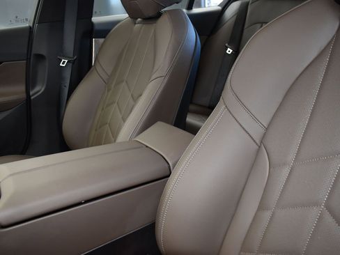 Certified 2025 BMW 530i xDrive w/ Premium Package image 14