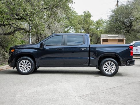 Used 2022 Chevrolet Silverado 1500 Custom image 2