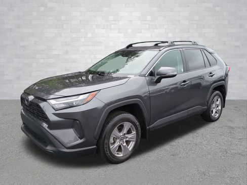 Used 2023 Toyota RAV4 XLE w/ Convenience Package FWD image 9