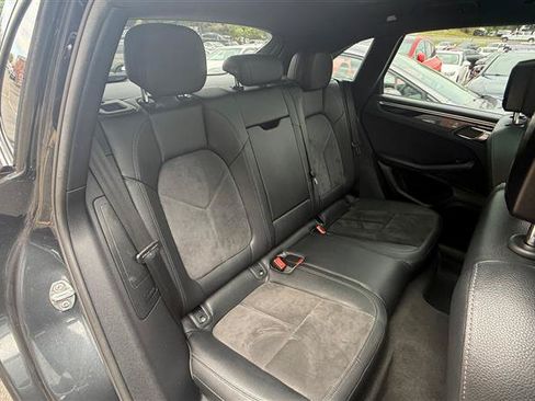 Used 2018 Porsche Macan AWD/4WD image 15