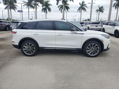 New 2025 Lincoln Corsair FWD w/ Equipment Group 101A image 6