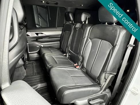 Used 2025 Jeep Wagoneer L Series II AWD/4WD image 15
