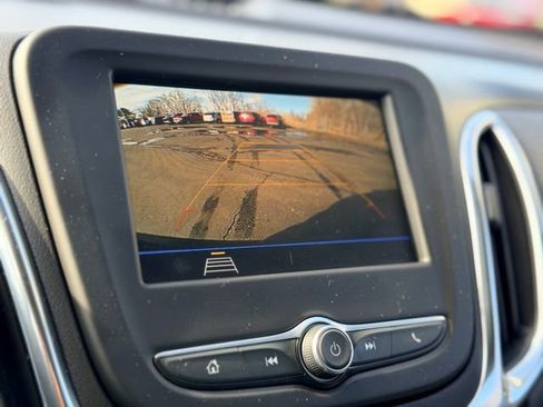 Used 2019 Chevrolet Equinox LT w/ Driver Convenience Package image 14