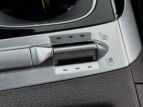 Used 2024 Kia Carnival SX FWD image 21