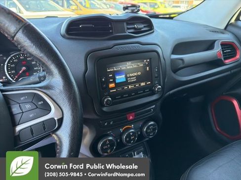 Used 2015 Jeep Renegade Trailhawk w/ Premium Leather Group AWD/4WD image 20