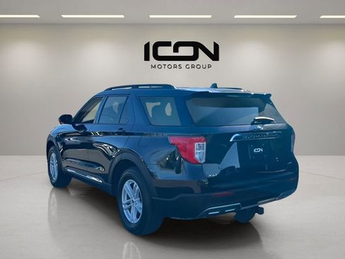 Used 2021 Ford Explorer XLT w/ Equipment Group 202A AWD/4WD image 3