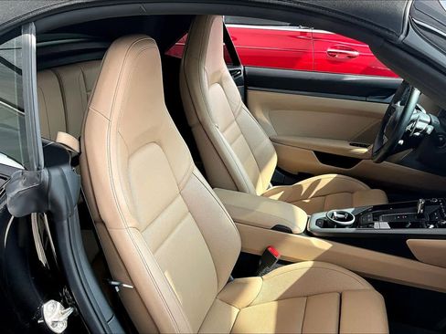 Used 2022 Porsche 911 Carrera image 8