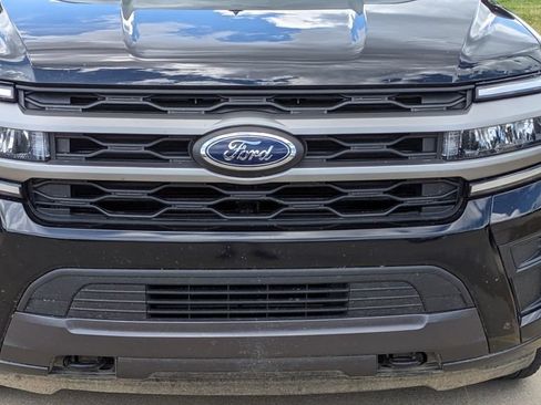 Used 2023 Ford Expedition XLT AWD/4WD image 9