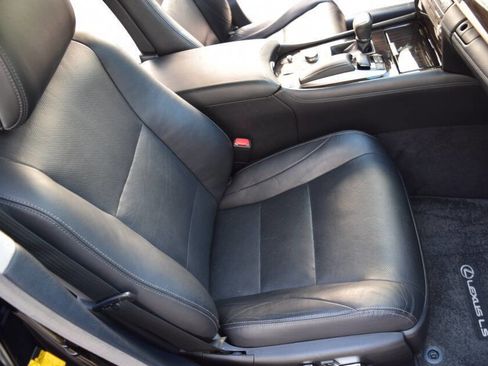 Used 2013 Lexus LS 460 AWD w/ Comfort Pkg image 53
