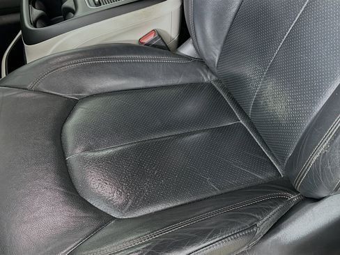 Used 2020 Chrysler Pacifica Touring-L Plus w/ Tire & Wheel Group image 24