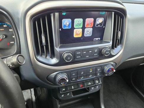 Used 2018 Chevrolet Colorado Z71 AWD/4WD image 9