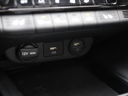 Used 2023 Hyundai Elantra Limited w/ Cargo Package image 28