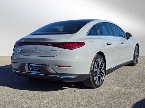 New 2026 Mercedes-Benz EQE 320 4MATIC Sedan image 3