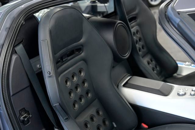 Used 2006 Ford GT RWD image 38