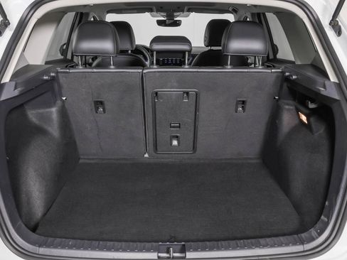 Used 2023 Volkswagen Taos SE w/ Panoramic Sunroof Package AWD/4WD image 40