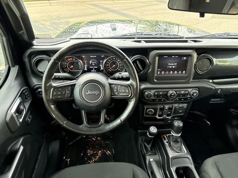 Used 2021 Jeep Wrangler Unlimited Sport AWD/4WD image 19