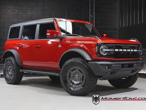 Used 2024 Ford Bronco Outer Banks AWD/4WD image 1