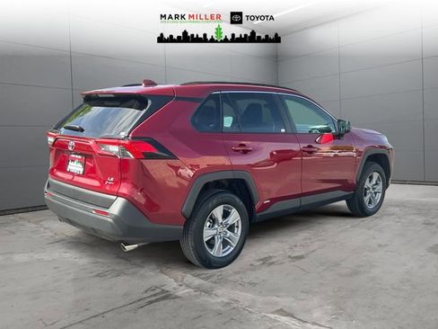 Used 2025 Toyota RAV4 LE image 5