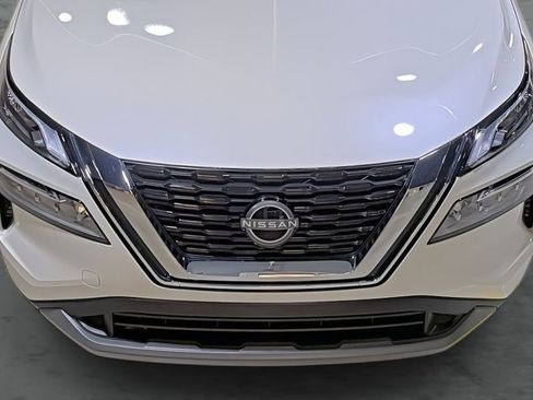 Used 2023 Nissan Rogue SV image 17