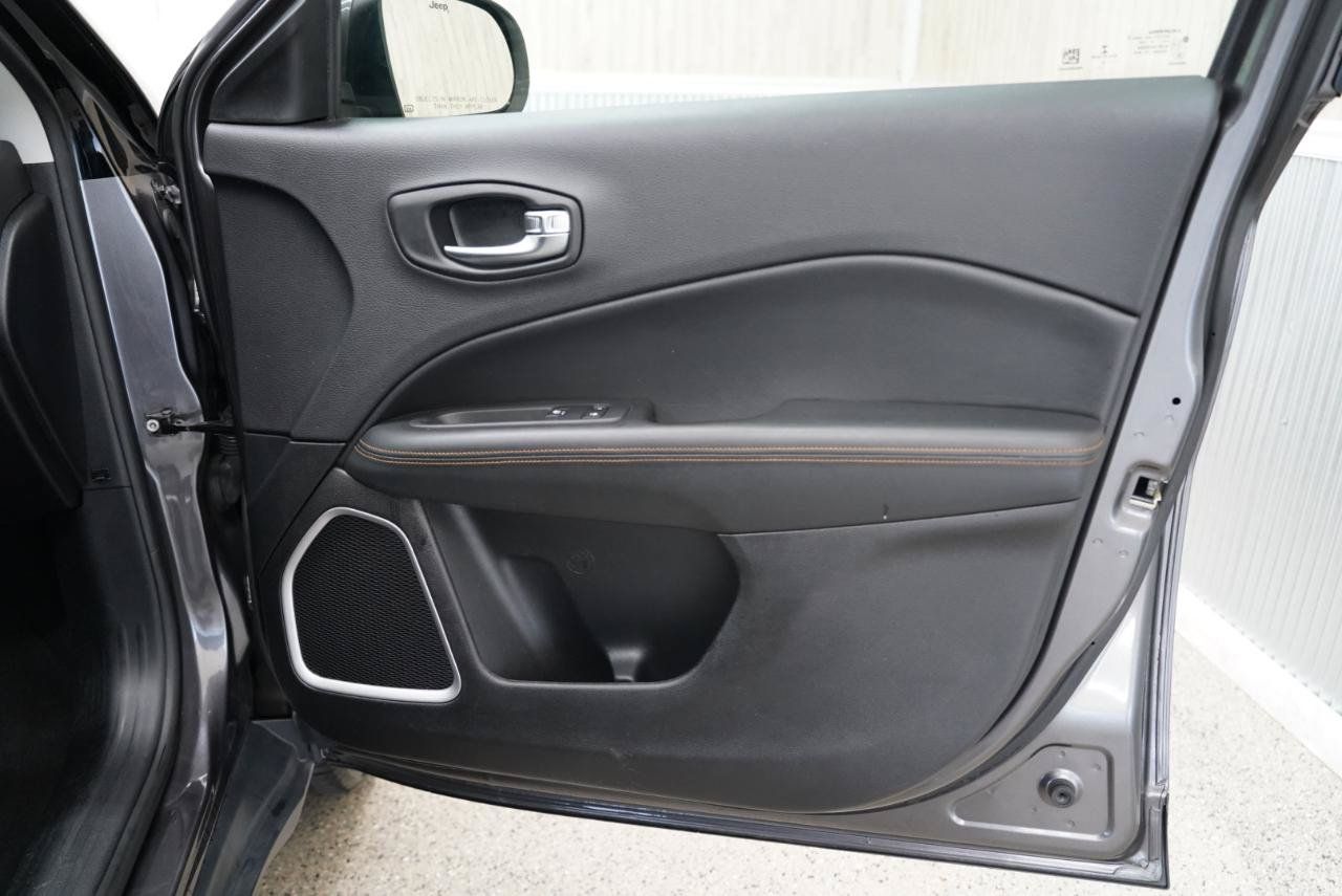 Used 2018 Jeep Compass Limited w/ Navigation Group AWD/4WD image 32