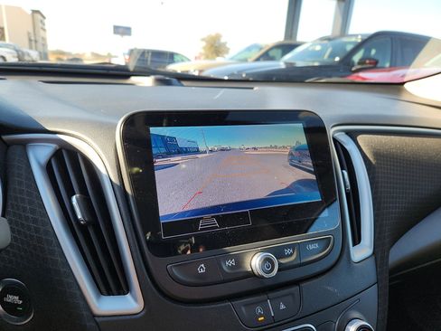 Used 2023 Chevrolet Malibu LT image 18