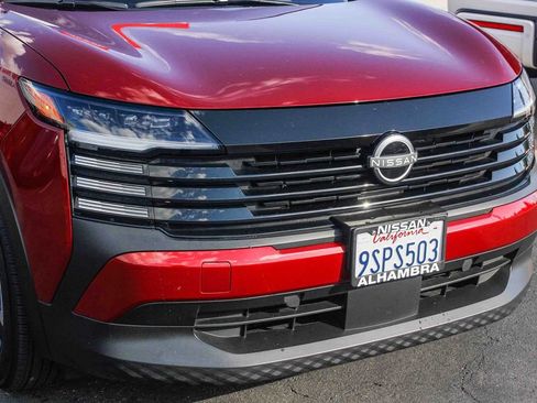 Certified 2025 Nissan Kicks SV image 6