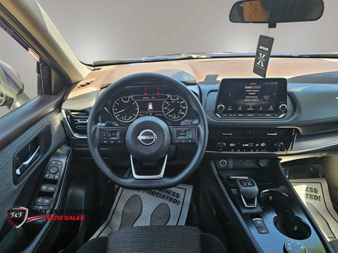 Used 2022 Nissan Rogue SV AWD/4WD image 17
