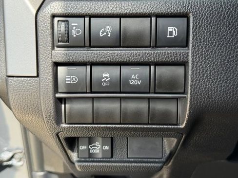Used 2025 Toyota Tacoma TRD Sport AWD/4WD image 25