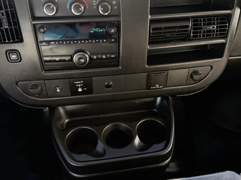Used 2016 Chevrolet Express 2500 image 9