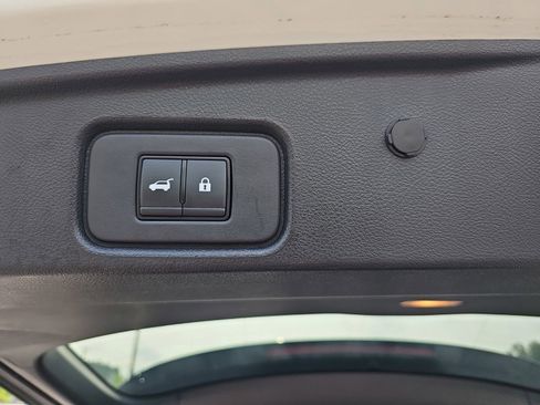 Used 2023 Nissan Pathfinder SL w/ SL Premium Package FWD image 13