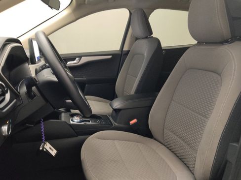 Used 2020 Ford Escape SE image 17