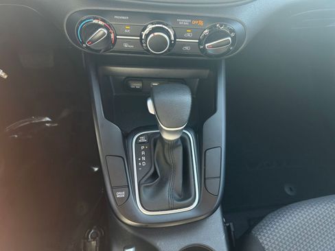 Used 2025 Kia Soul LX w/ LX Technology Package image 36