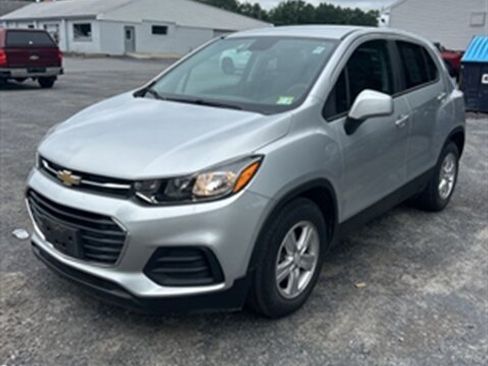 Used 2021 Chevrolet Trax LS w/ Tint and Cruise Package FWD image 1