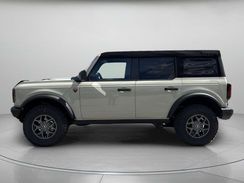 New 2025 Ford Bronco Badlands image 5