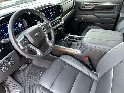 Used 2023 Chevrolet Silverado 1500 LT Trail Boss w/ LT Trail Boss Premium Package AWD/4WD image 9