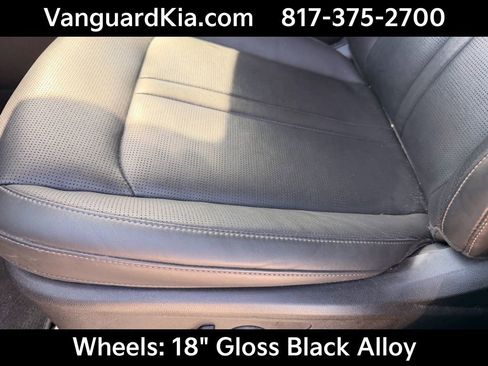 Certified 2025 Kia Sorento S image 15