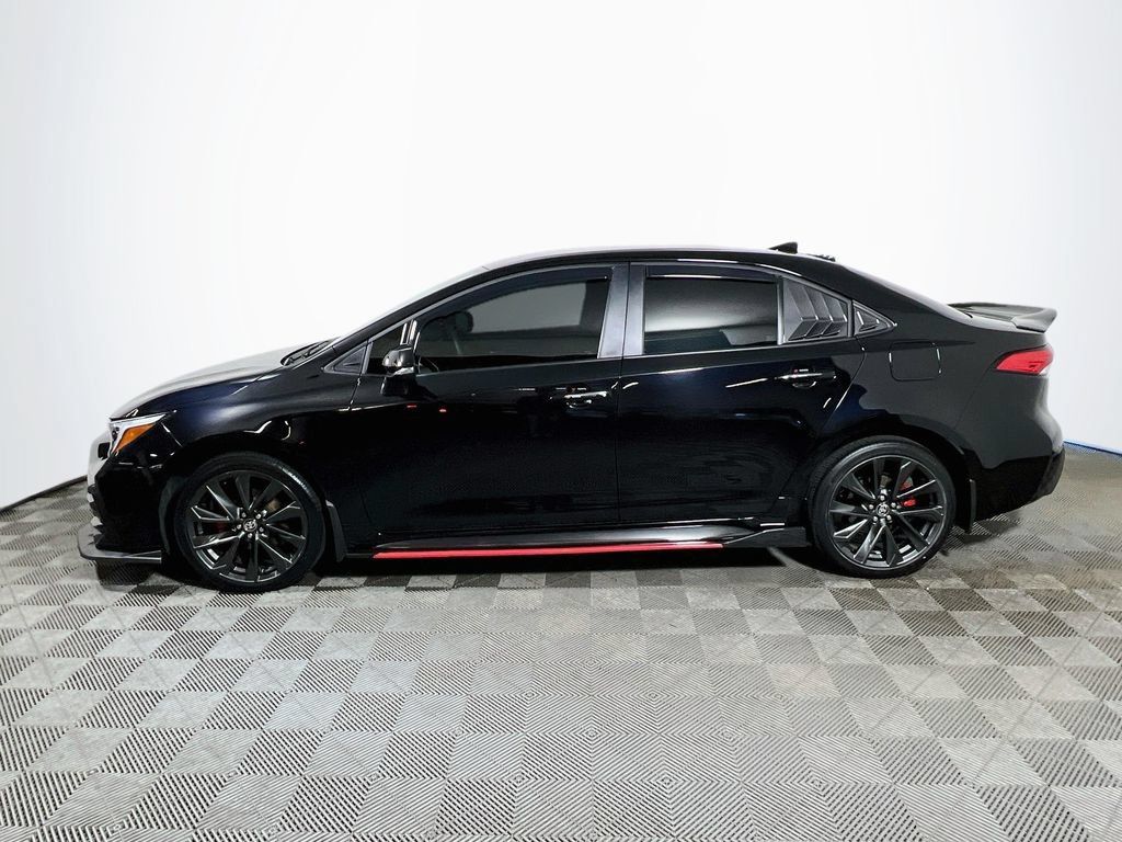Certified 2025 Toyota Corolla SE FWD image 4
