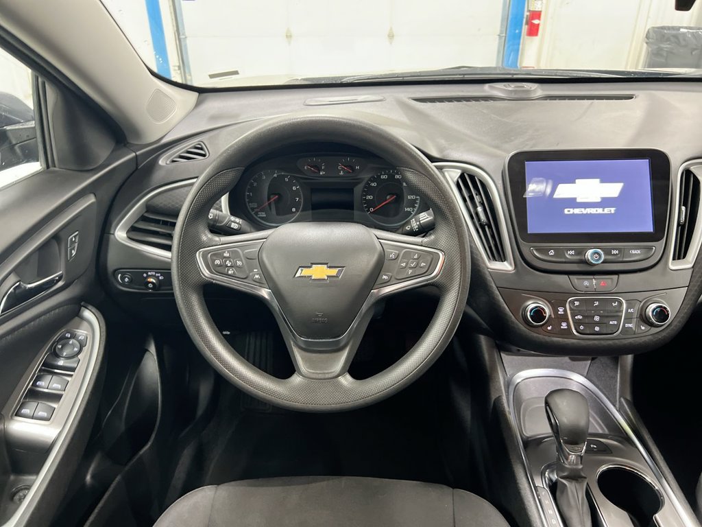 Used 2025 Chevrolet Malibu LT FWD image 11