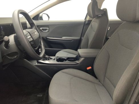 Used 2025 Kia K4 FWD image 17